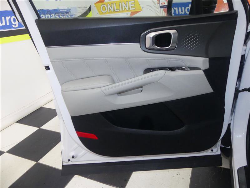 Used 2023 Kia Sorento SX image 27