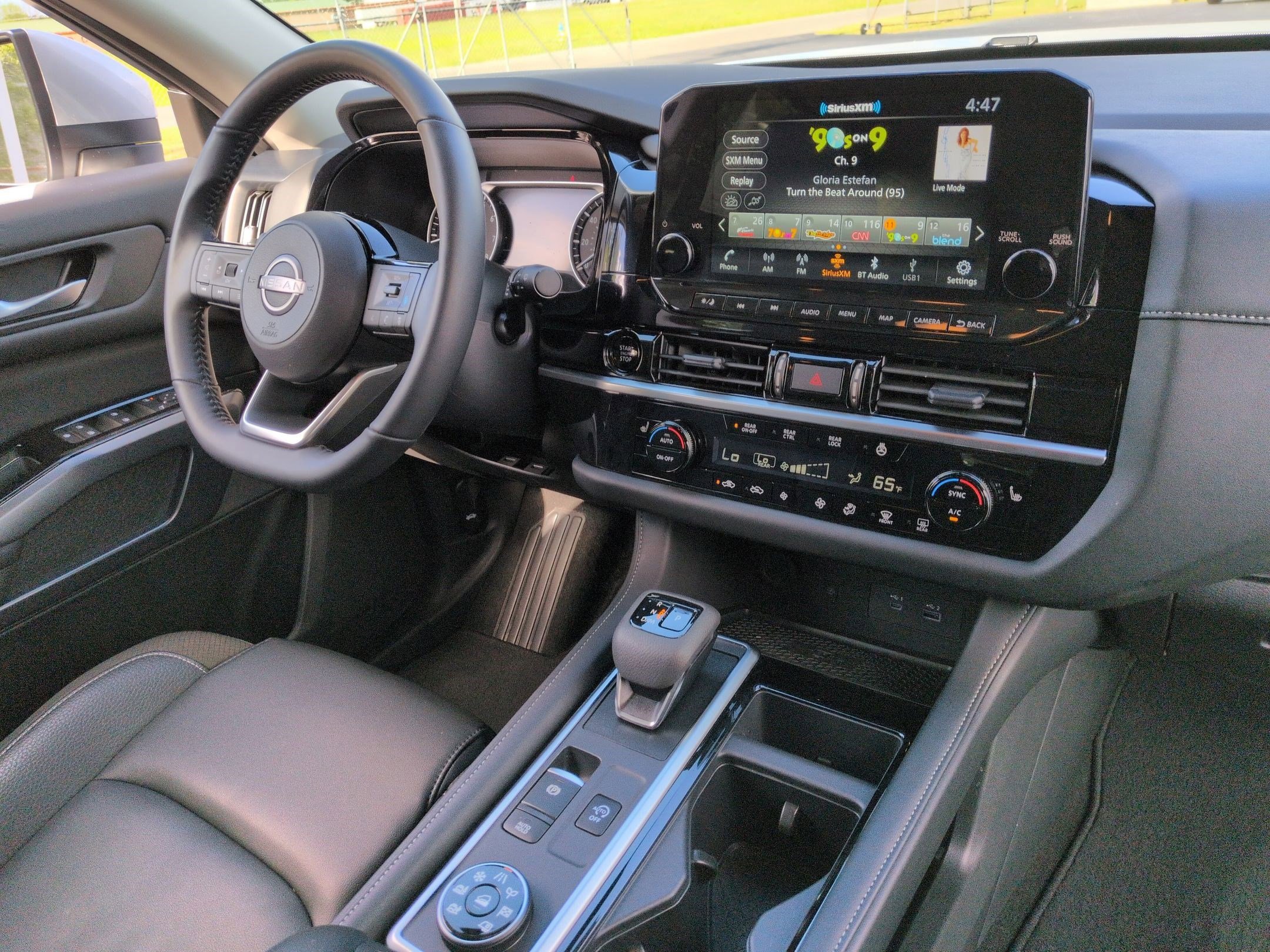 Certified 2025 Nissan Pathfinder SL image 36