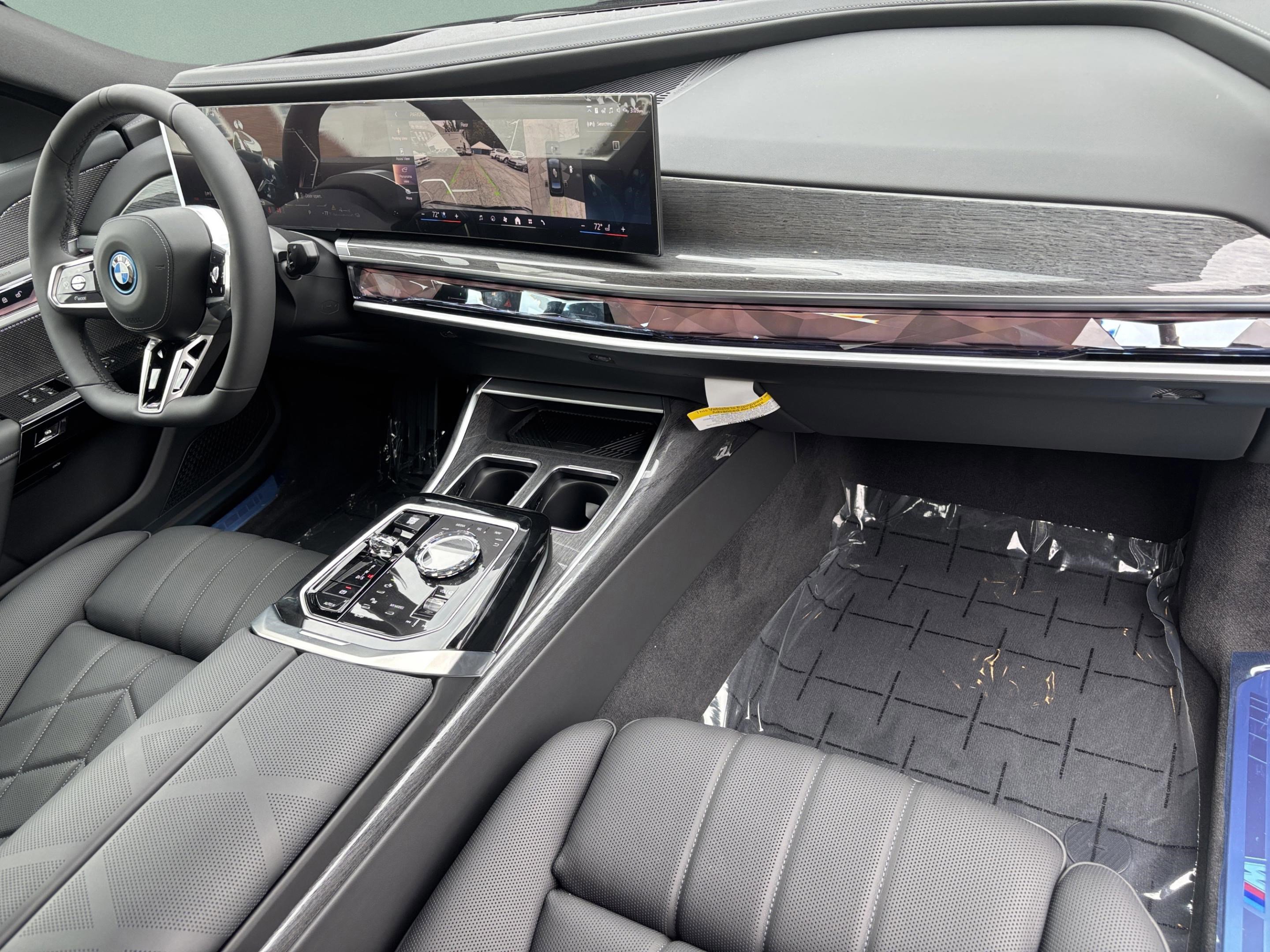 New 2026 BMW 750e xDrive image 24