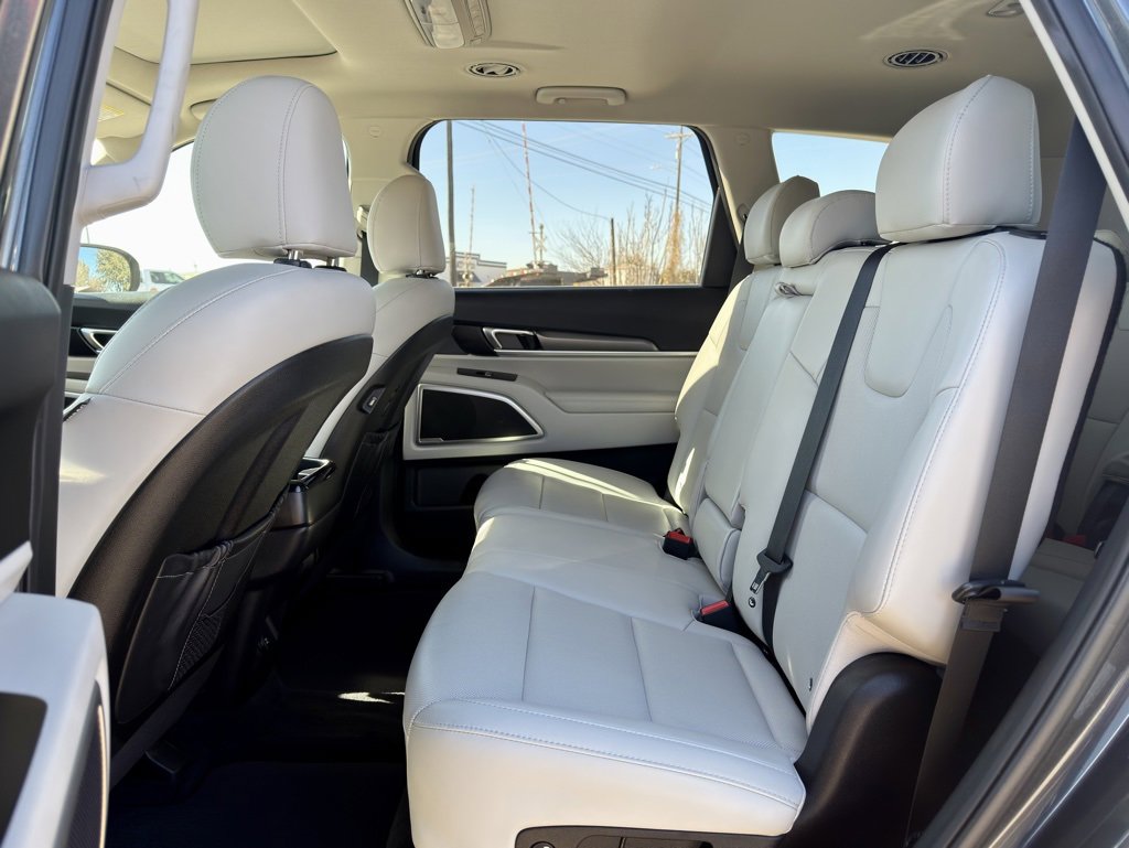 Used 2020 Kia Telluride S w/ S 8 Passenger Seating Package image 11