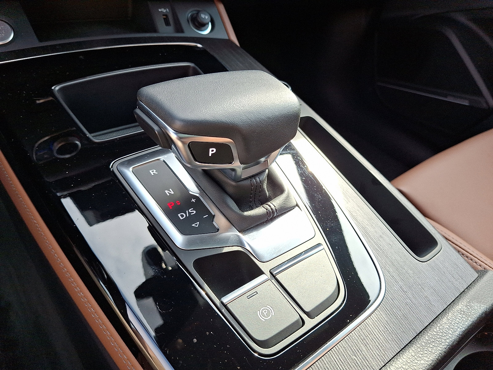 Certified 2025 Audi Q5 2.0T Premium Plus image 16