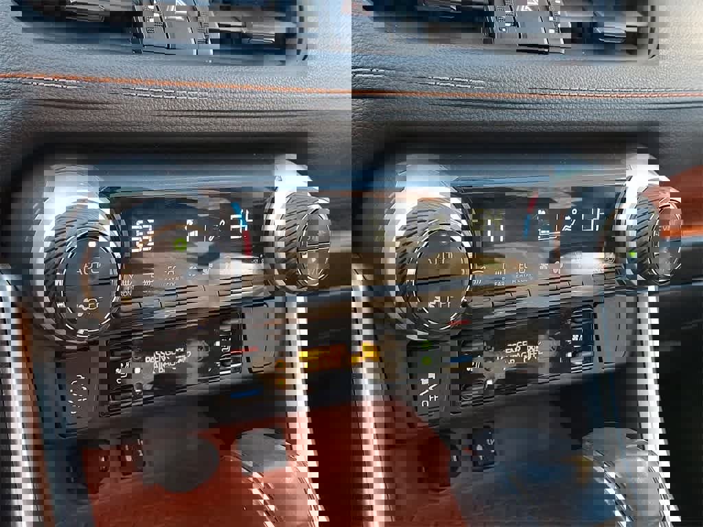 Used 2019 Toyota RAV4 Adventure image 11