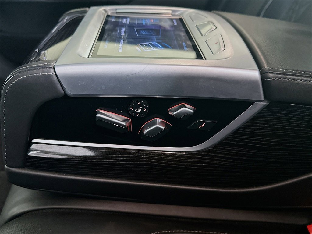 Used 2019 BMW ALPINA B7 xDrive w/ Luxury Rear Seating Package image 39