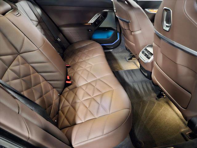 Used 2025 BMW 740i RWD image 19