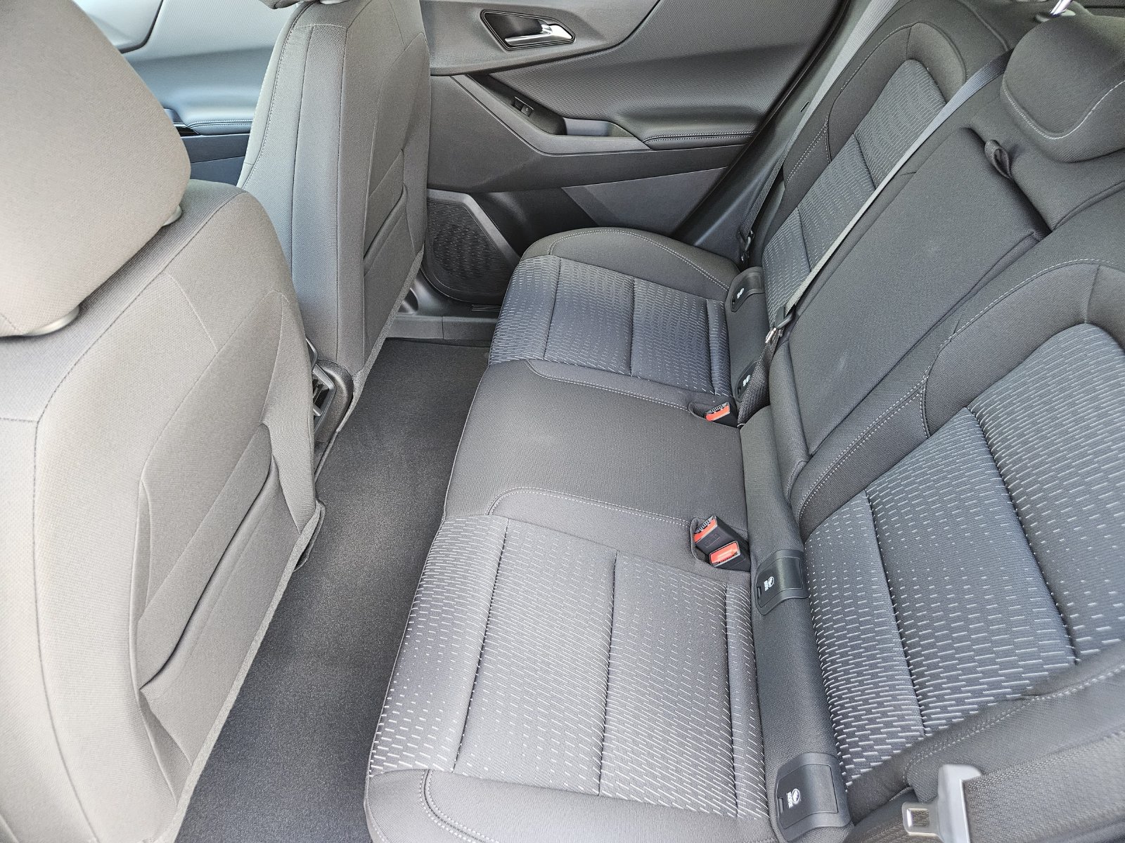 New 2027 Chevrolet Equinox LT w/ Safety and Technology Package FWD image 25