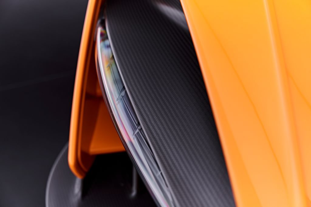 Used 2019 McLaren Senna RWD image 34