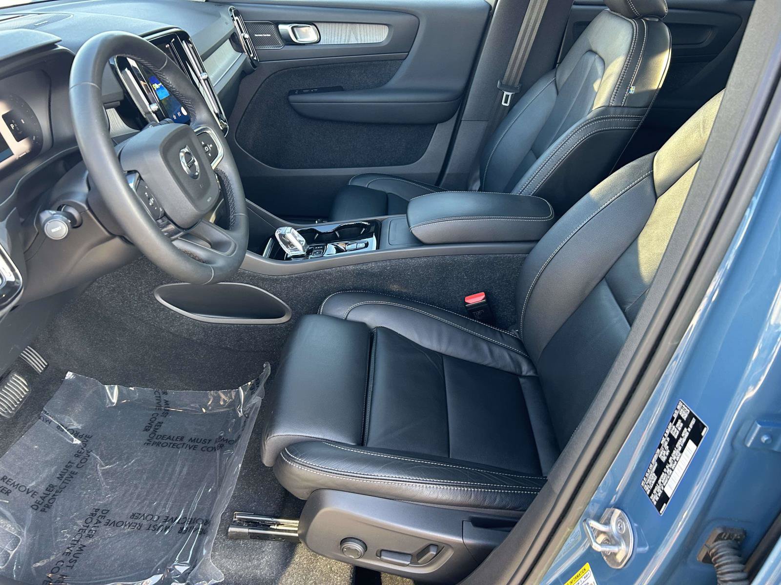 Certified 2023 Volvo XC40 B4 Ultimate FWD image 19