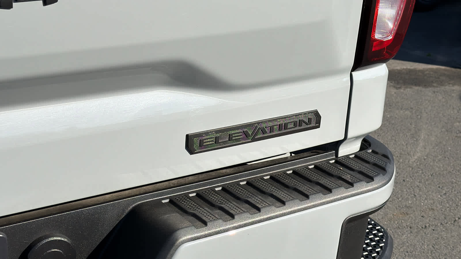 Used 2024 GMC Sierra 1500 Elevation w/ LPO, Elevation Black Package image 28