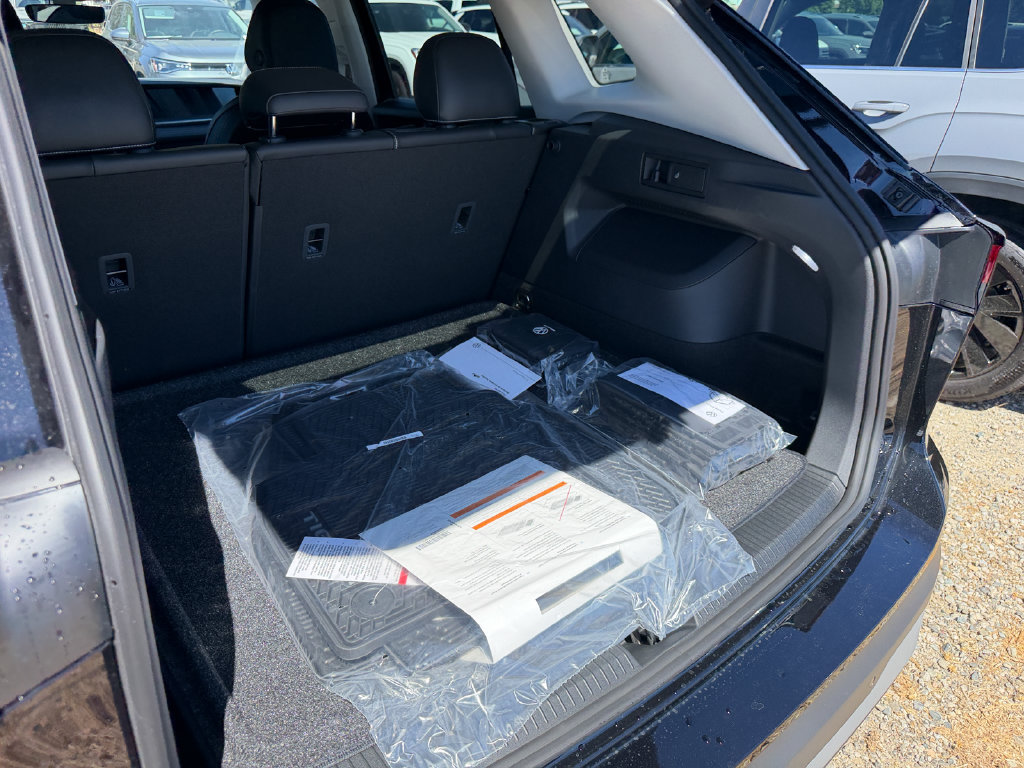 New 2026 Volkswagen Tiguan SE AWD/4WD image 24