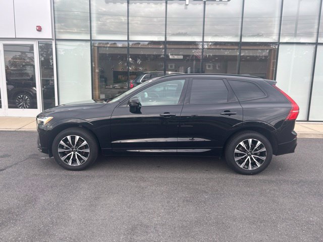 Used 2024 Volvo XC60 B5 Core w/ Protection Package Premier AWD/4WD image 2