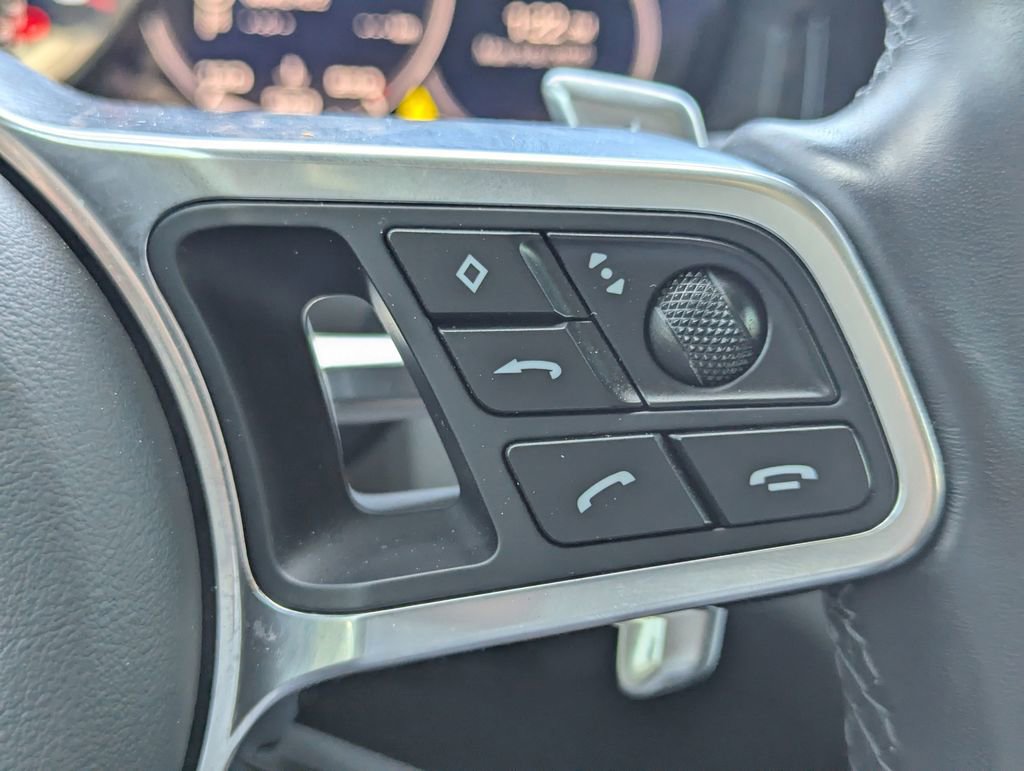 Used 2023 Porsche Cayenne Platinum Edition image 25