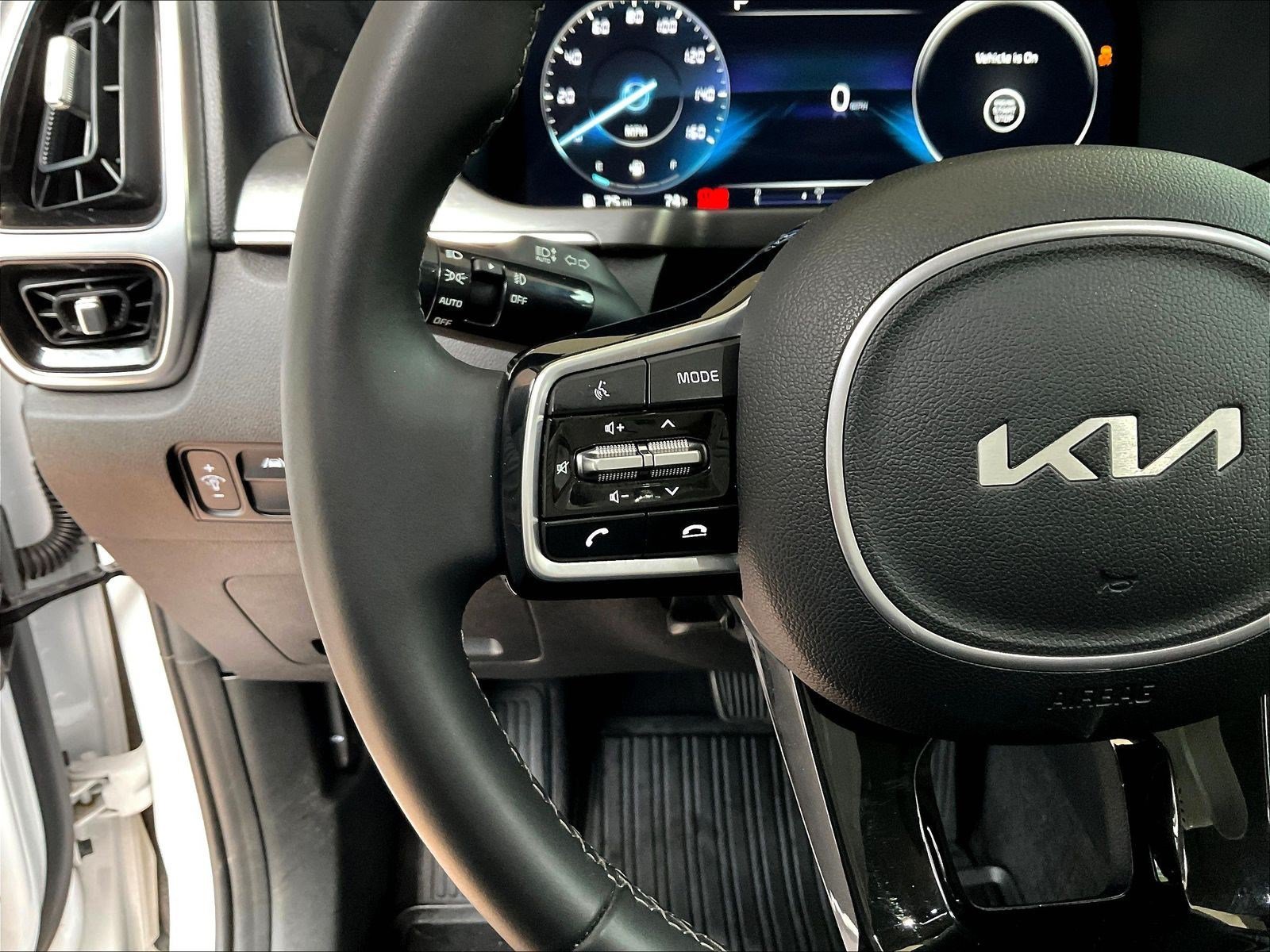 Used 2023 Kia Sorento SX AWD/4WD image 11