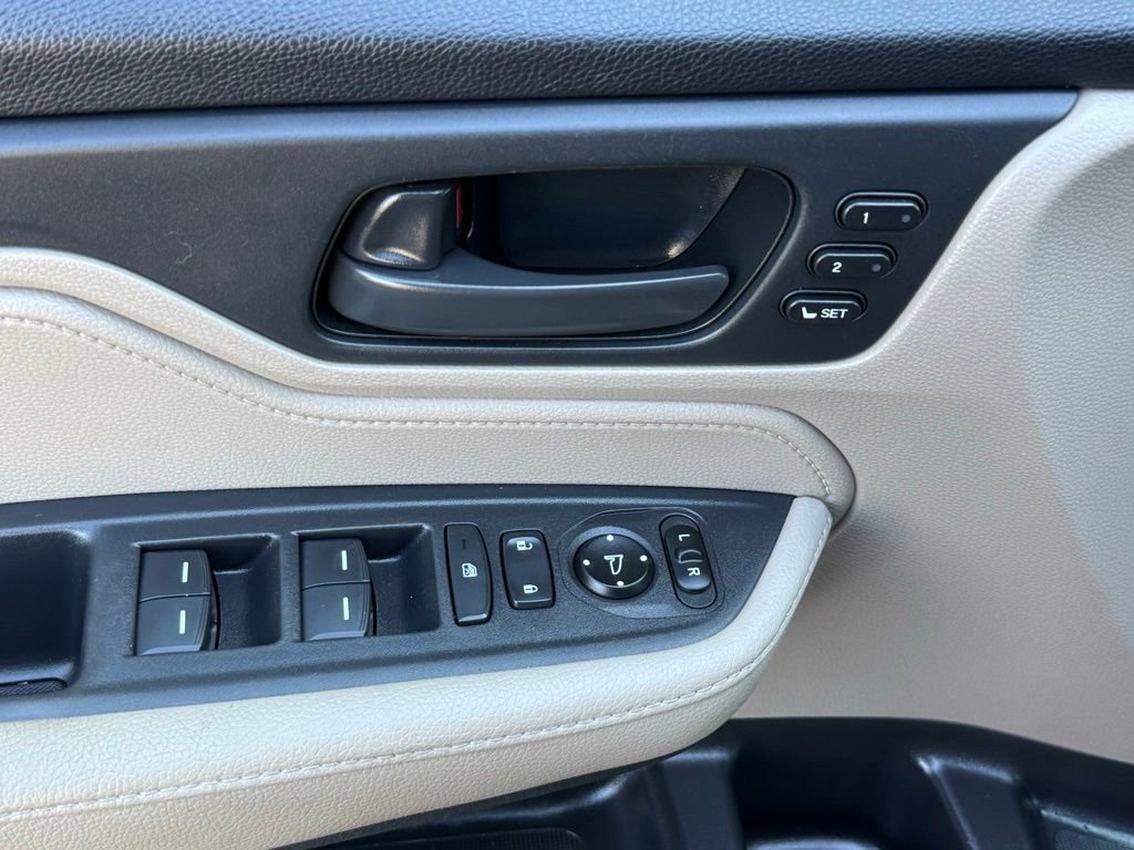 Used 2018 Honda Odyssey EX-L image 12