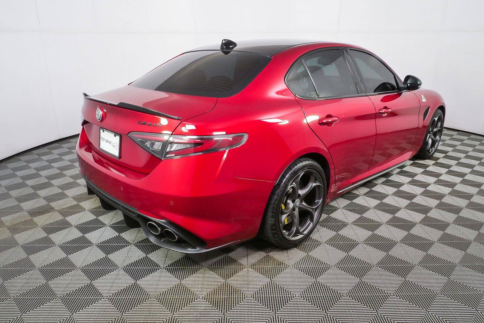 Used 2024 Alfa Romeo Giulia Quadrifoglio RWD image 3