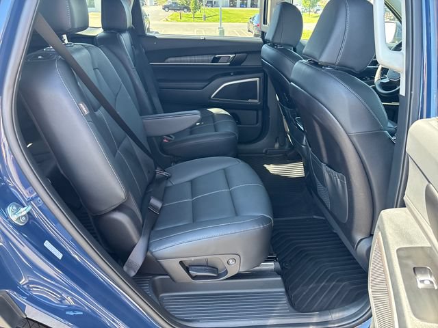 Used 2025 Kia Telluride EX w/ EX Captain's Chair Package AWD/4WD image 24