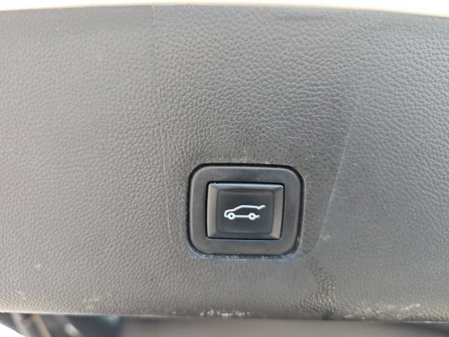 Used 2019 Chevrolet Traverse LT w/ LT Premium Package AWD/4WD image 14
