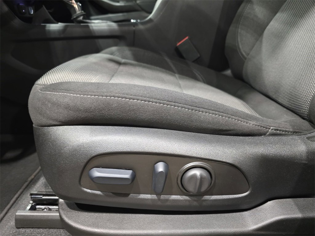 Used 2024 Chevrolet Traverse LT image 30