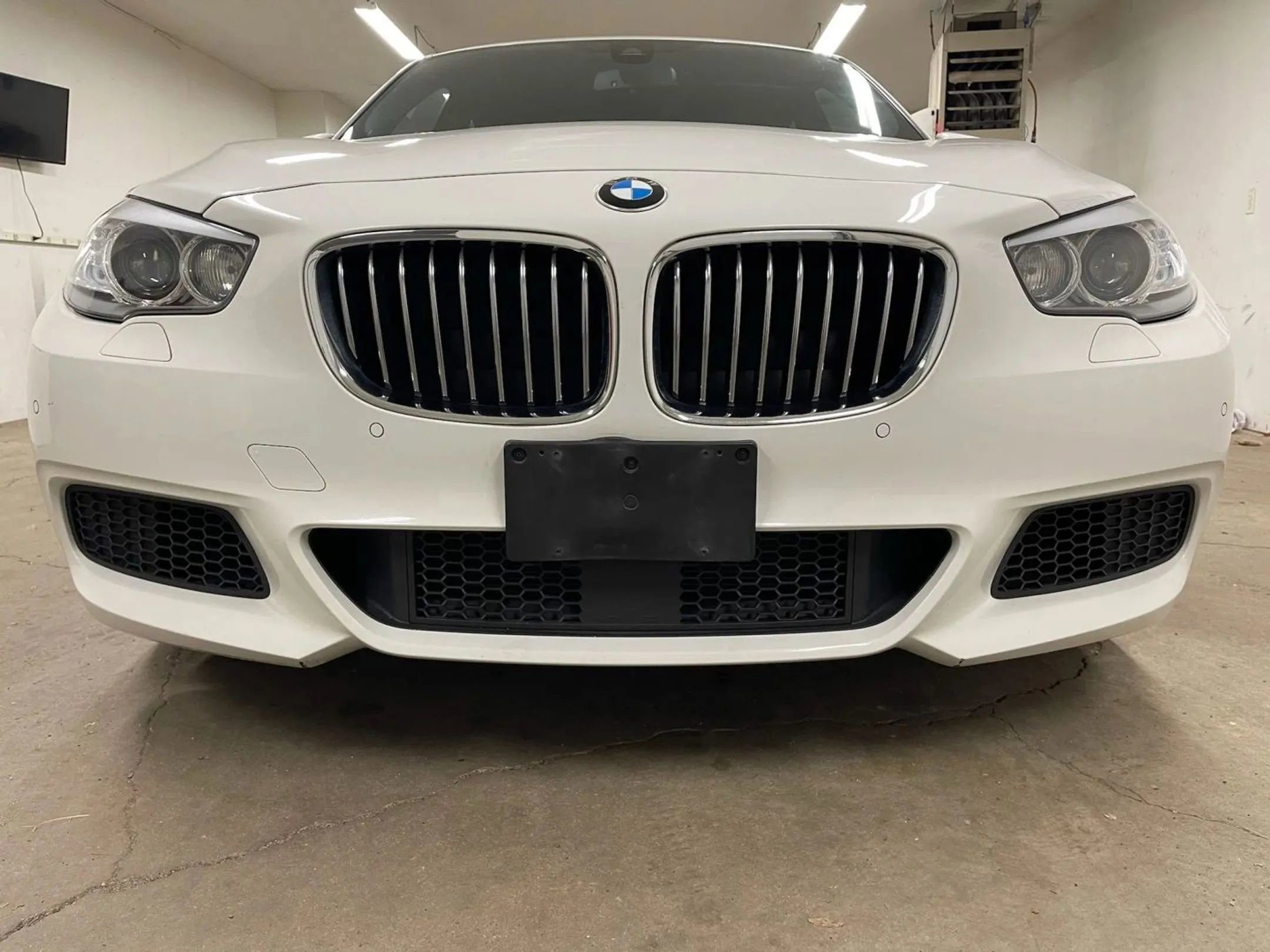 Used 2017 BMW 535i Gran Turismo xDrive image 2