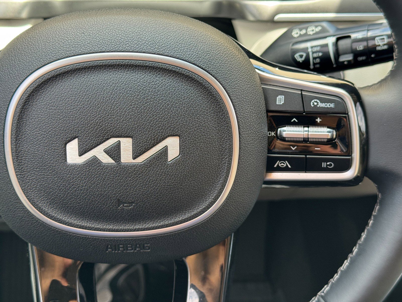 Used 2022 Kia Sorento S w/ Panoramic Sunroof Package FWD image 21