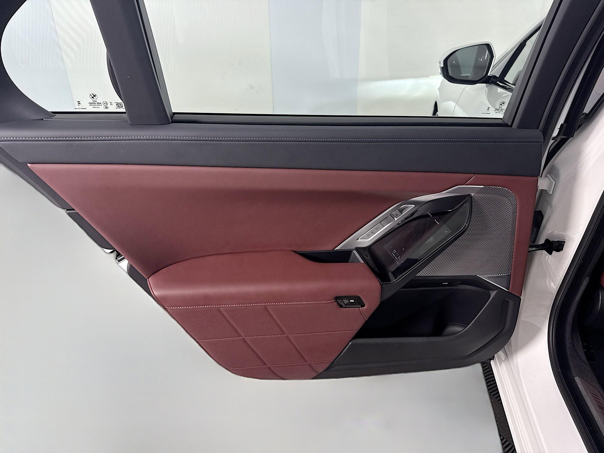 Used 2025 BMW i7 eDrive50 w/ M Sport Package image 26