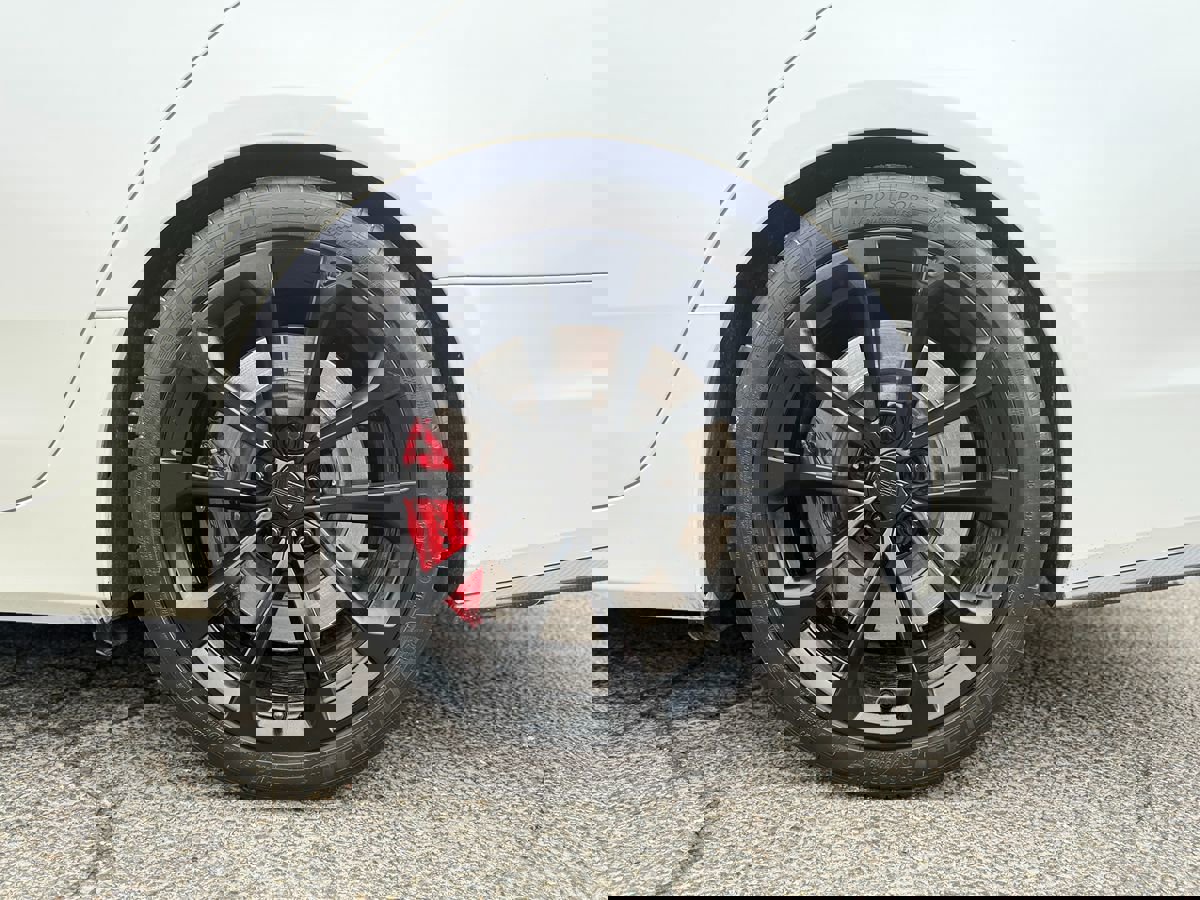 Used 2018 Cadillac CTS V w/ Carbon Fiber Package image 14