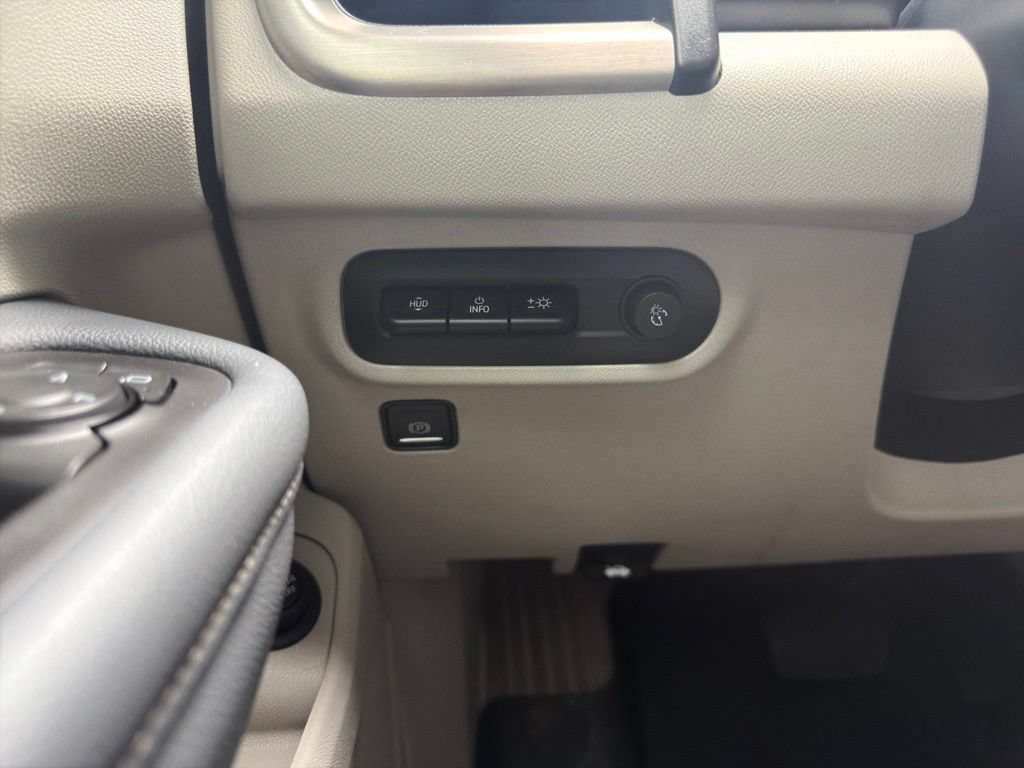 Used 2024 GMC Terrain Denali w/ Denali Premium Package AWD/4WD image 15