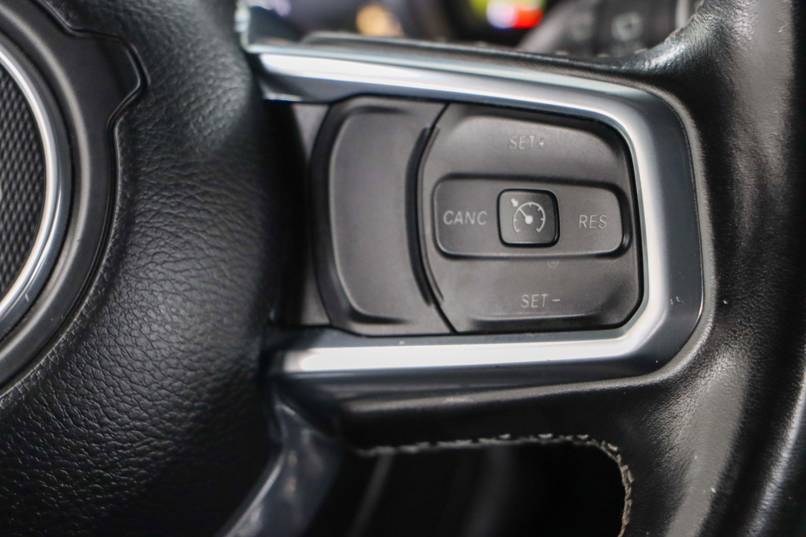 Used 2022 Jeep Wrangler Unlimited Sahara w/ Cold Weather Group image 16