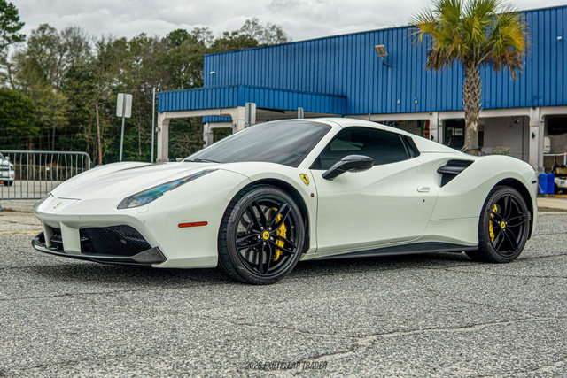Used 2017 Ferrari 488 Spider image 15