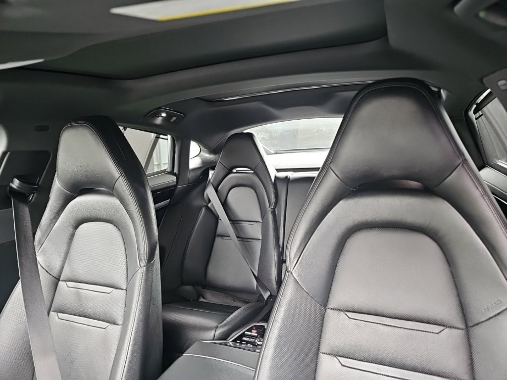 Used 2018 Porsche Panamera 4 AWD/4WD image 10