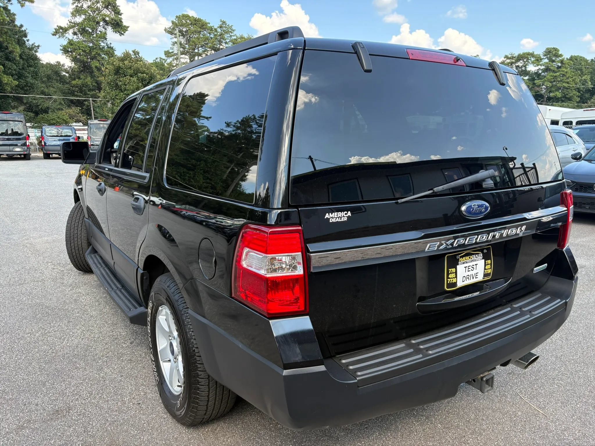 Used 2016 Ford Expedition XL w/ Equipment Group 101A AWD/4WD image 5