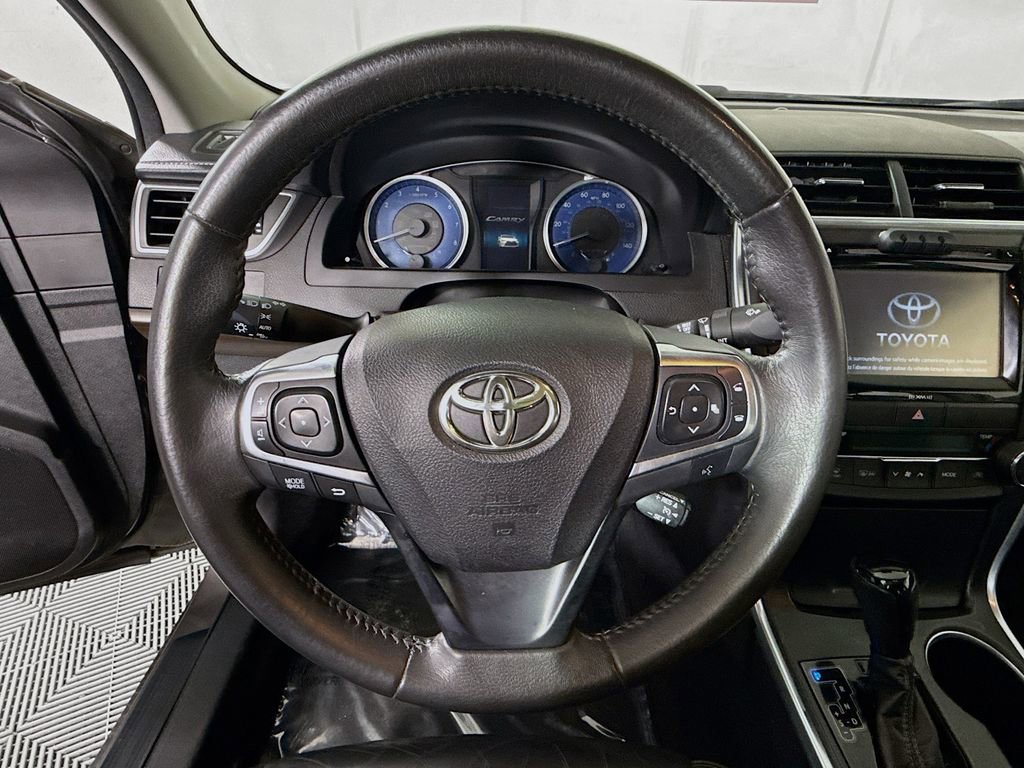 Used 2017 Toyota Camry XLE w/ Moonroof Package image 18