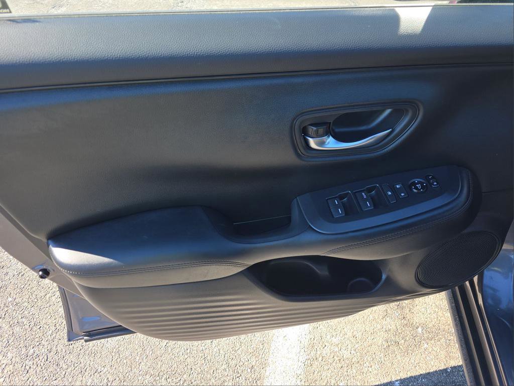 Used 2025 Honda HR-V LX image 12