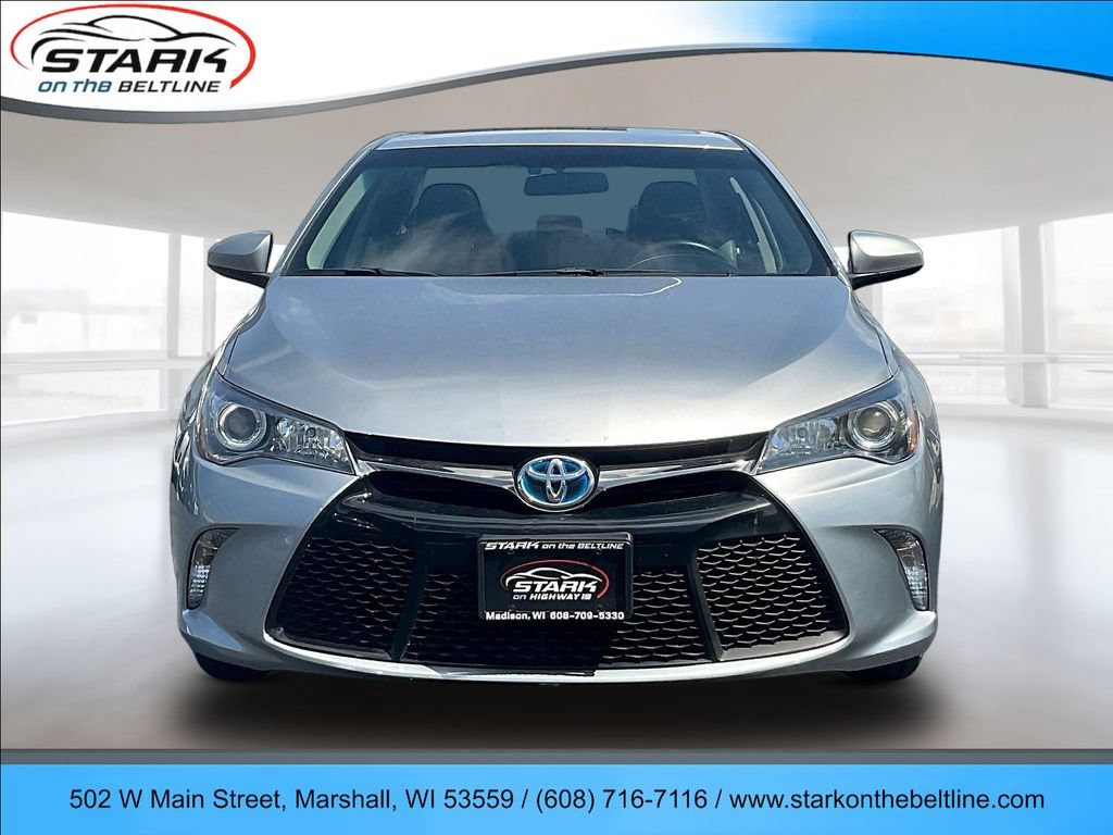 Used 2017 Toyota Camry SE w/ Moonroof Package FWD image 2