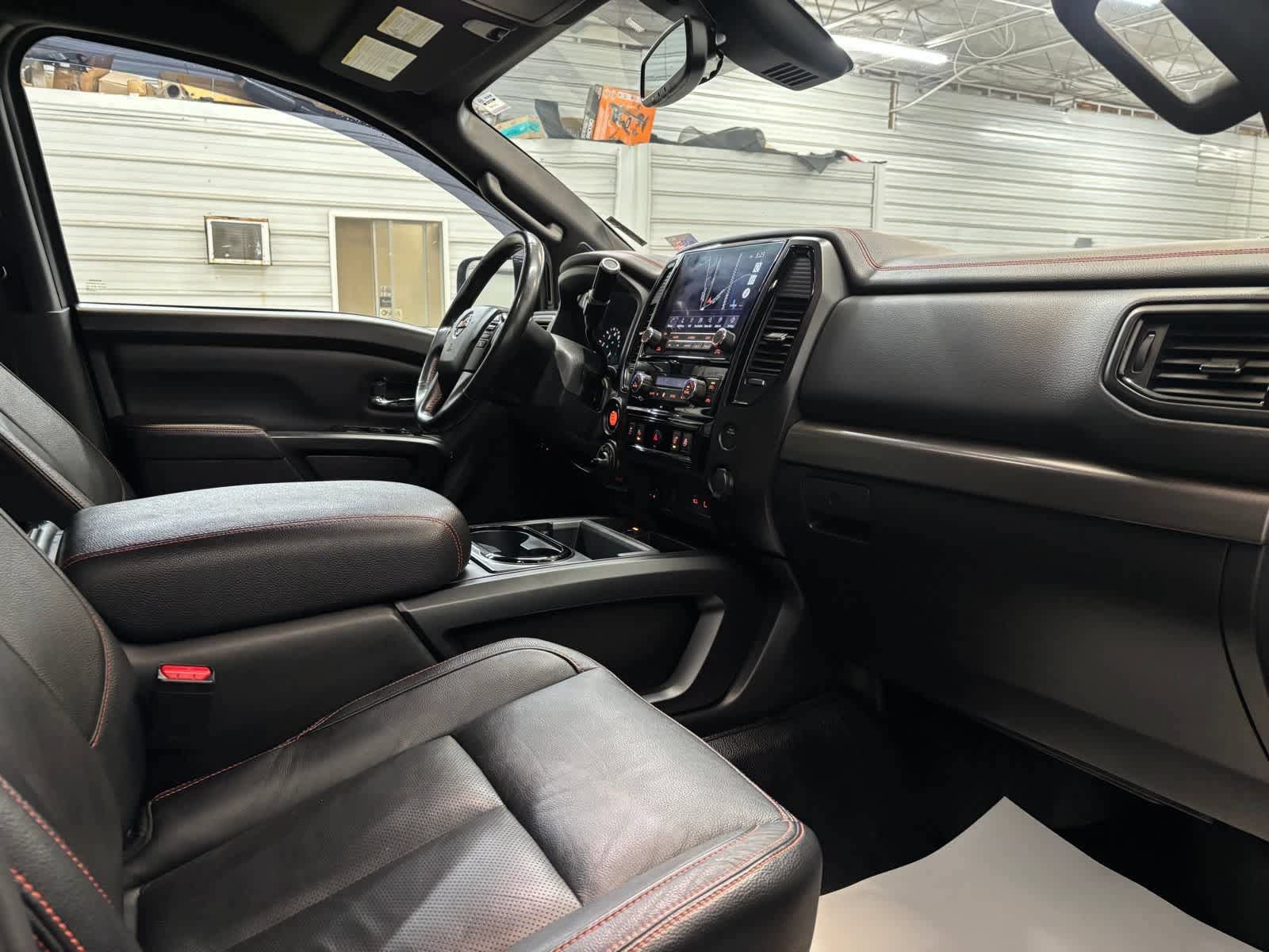 Used 2021 Nissan Titan PRO-4X w/ Pro-4x Convenience Package AWD/4WD image 24
