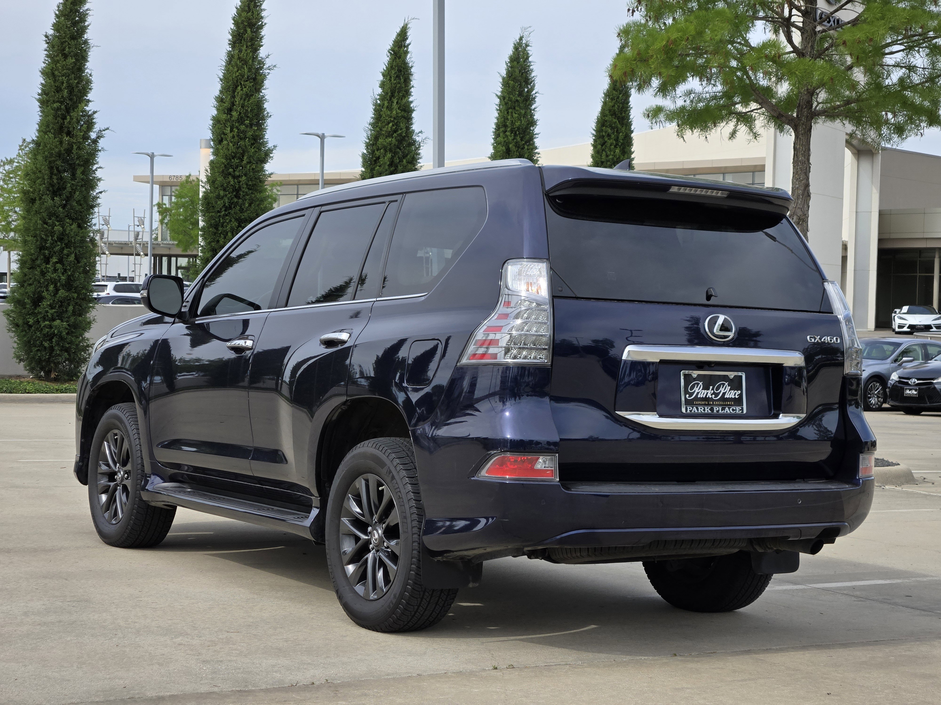 Used 2023 Lexus GX 460 Premium w/ Premium Package AWD/4WD image 3
