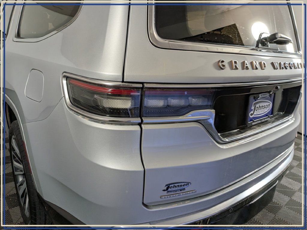 Used 2023 Jeep Grand Wagoneer Series III AWD/4WD image 10