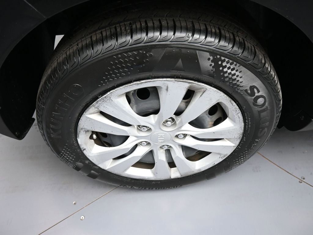 Certified 2021 Kia Soul LX FWD image 12