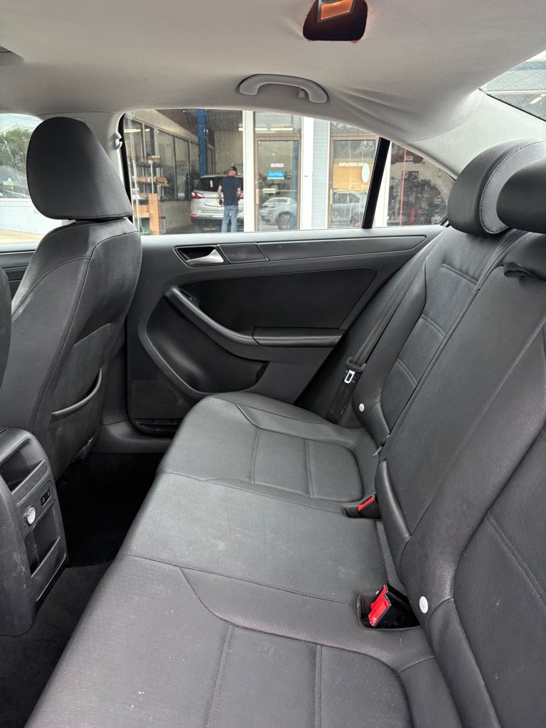 Used 2012 Volkswagen Jetta SE FWD image 11