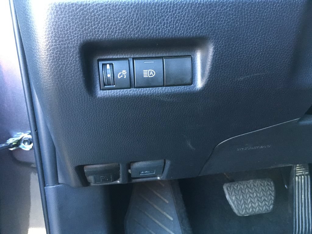 Used 2025 Toyota RAV4 LE AWD/4WD image 17