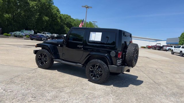 Used 2017 Jeep Wrangler Sahara AWD/4WD image 6