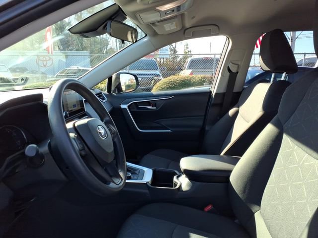 Used 2025 Toyota RAV4 XLE image 5