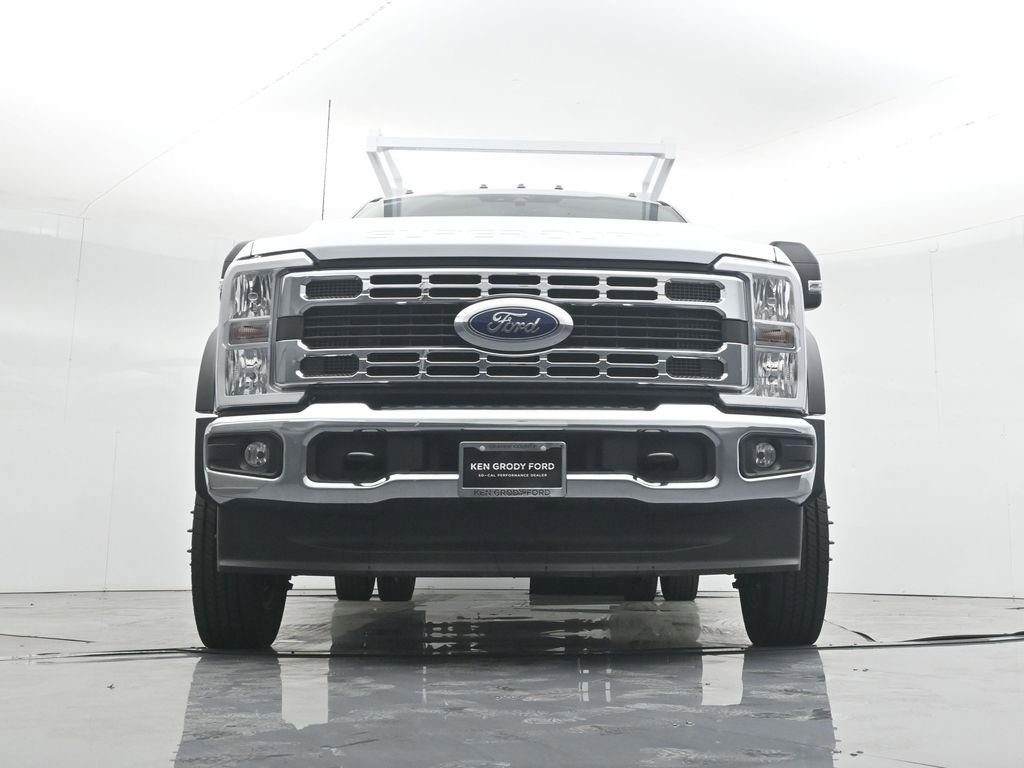 New 2025 Ford F450 XL w/ XL Chrome Package image 57