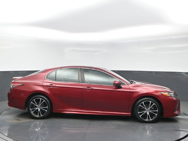 Used 2018 Toyota Camry SE w/ Moonroof Package FWD image 7