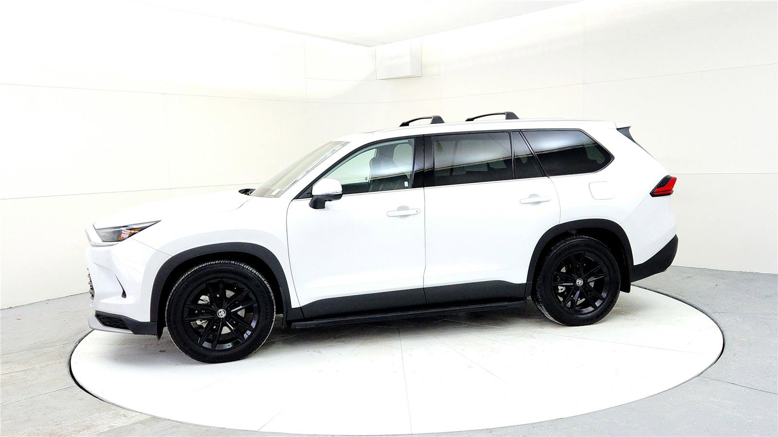 Used 2024 Toyota Grand Highlander AWD Hybrid image 3