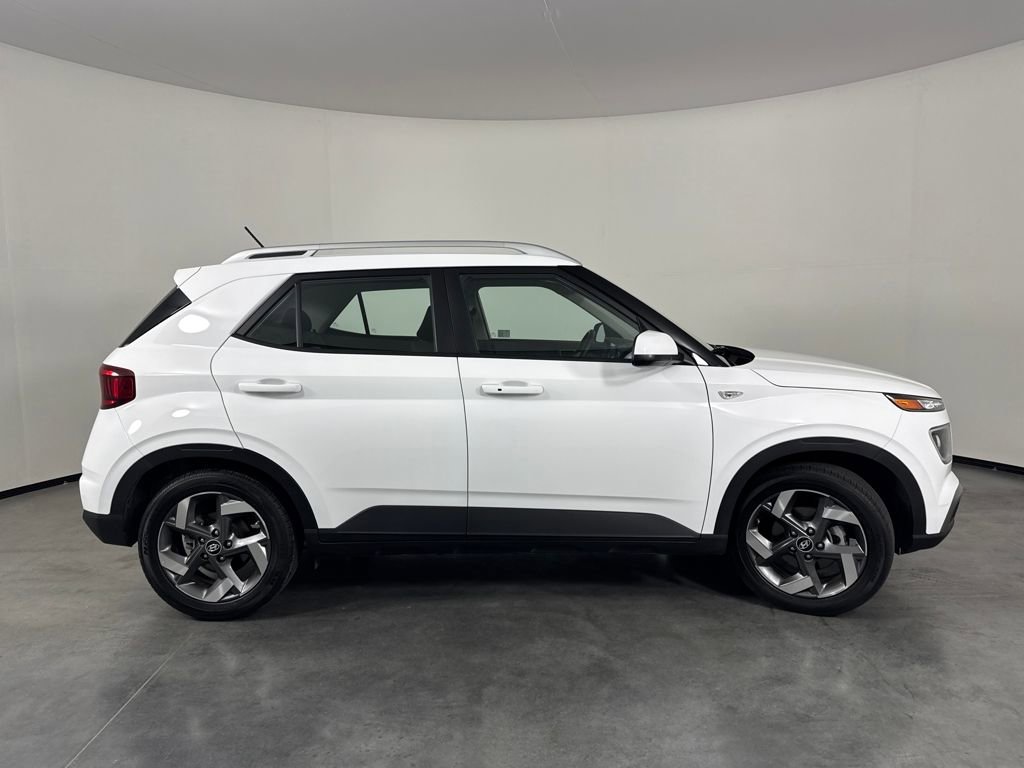 Certified 2025 Hyundai Venue SEL image 6