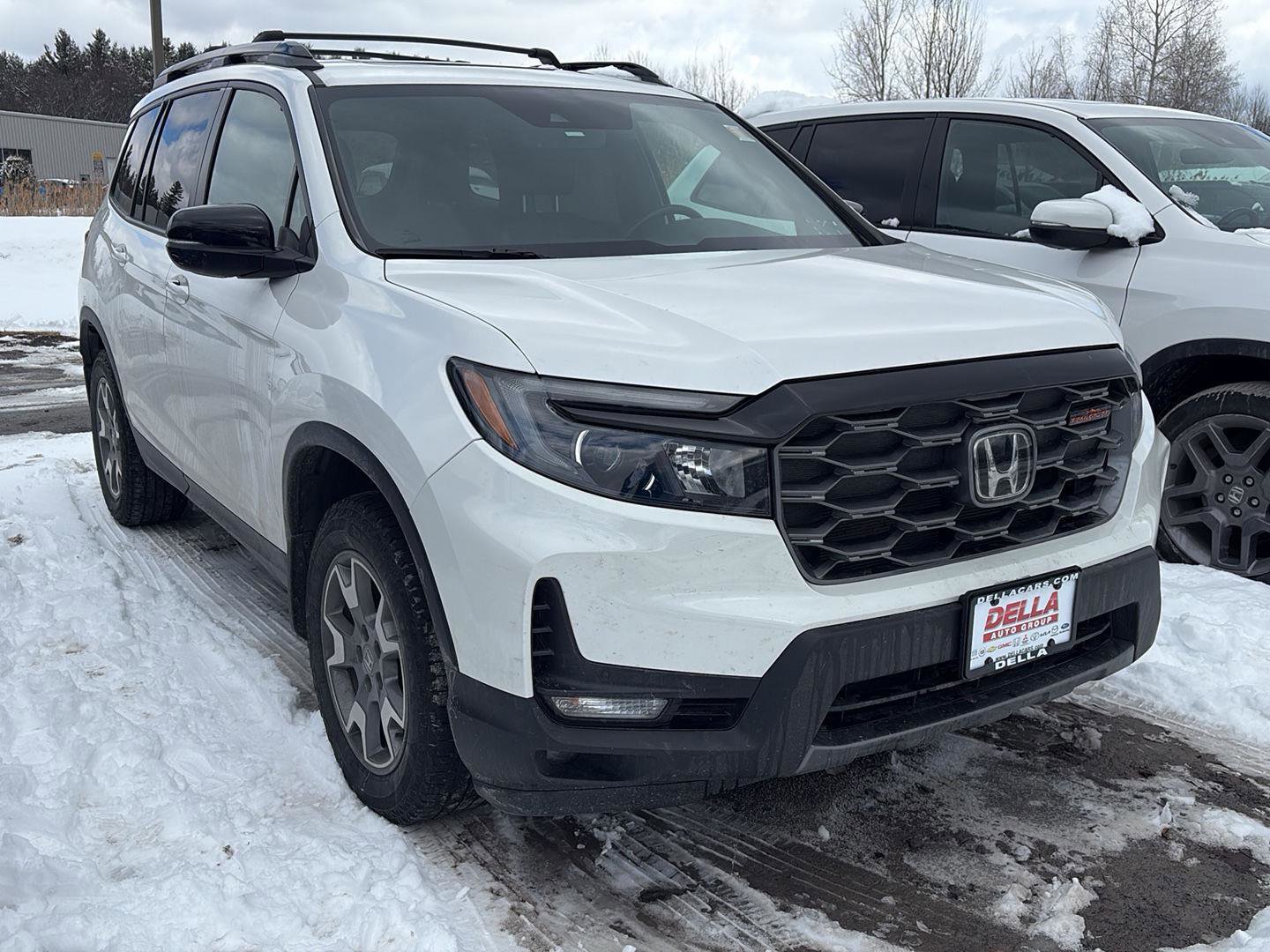 Used 2023 Honda Passport TrailSport image 2