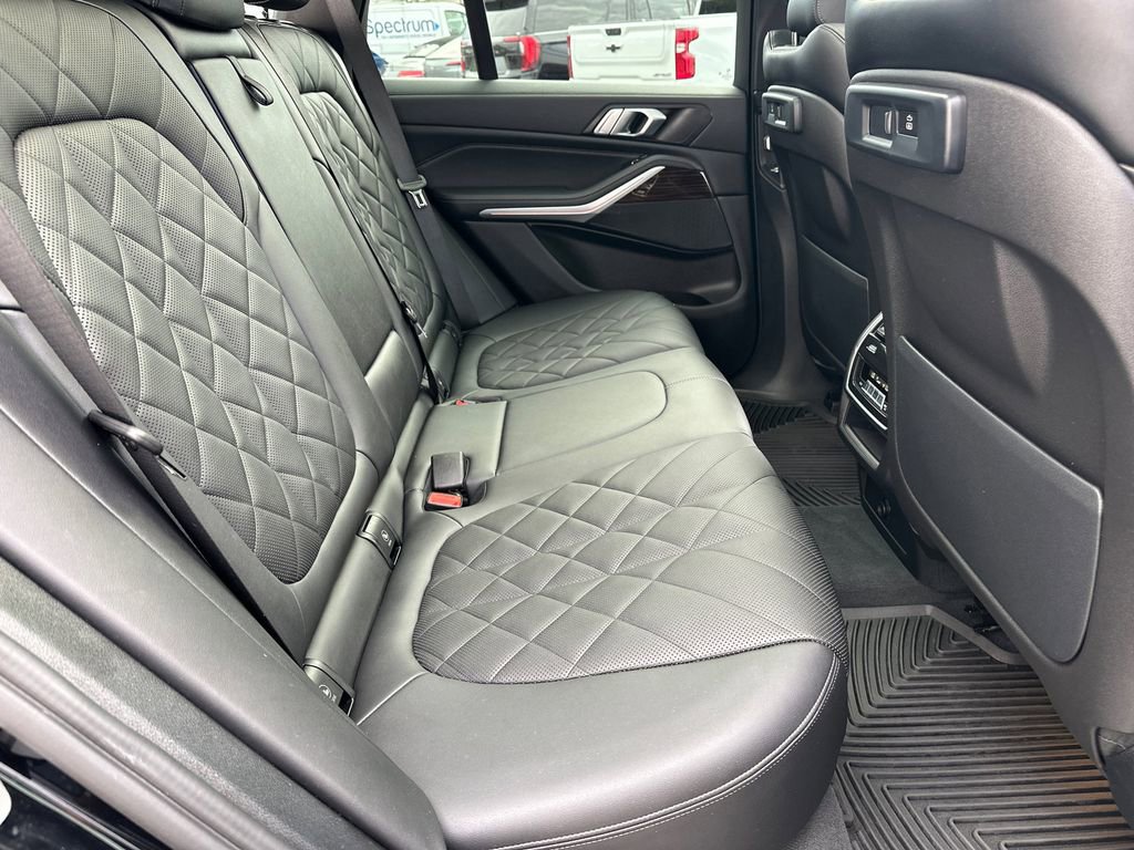 Used 2023 BMW X5 xDrive40i w/ Premium Package image 16