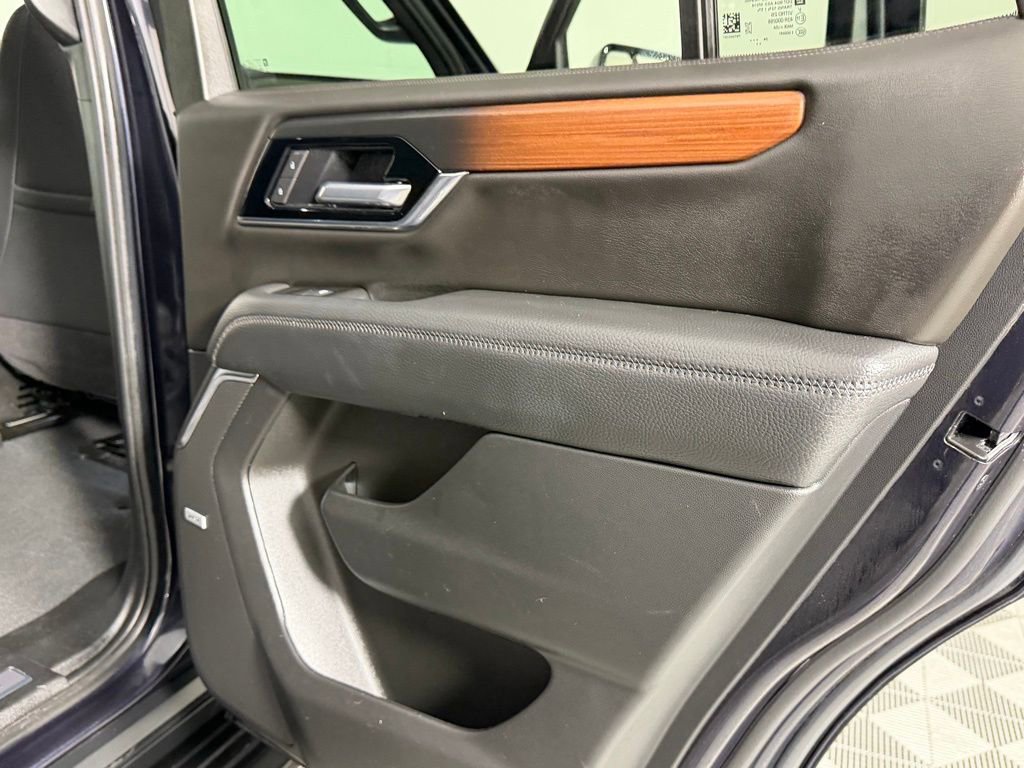 Used 2025 GMC Yukon Denali image 31