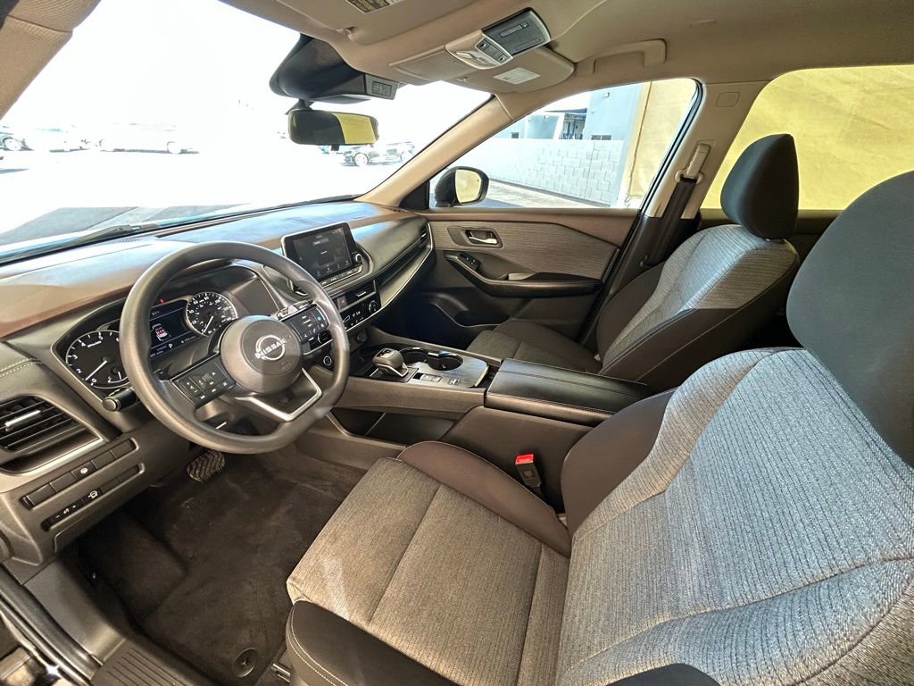 Used 2023 Nissan Rogue SV image 25