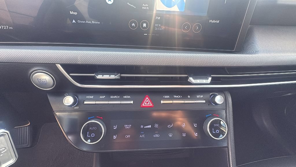 Used 2025 Hyundai Sonata Limited FWD image 21